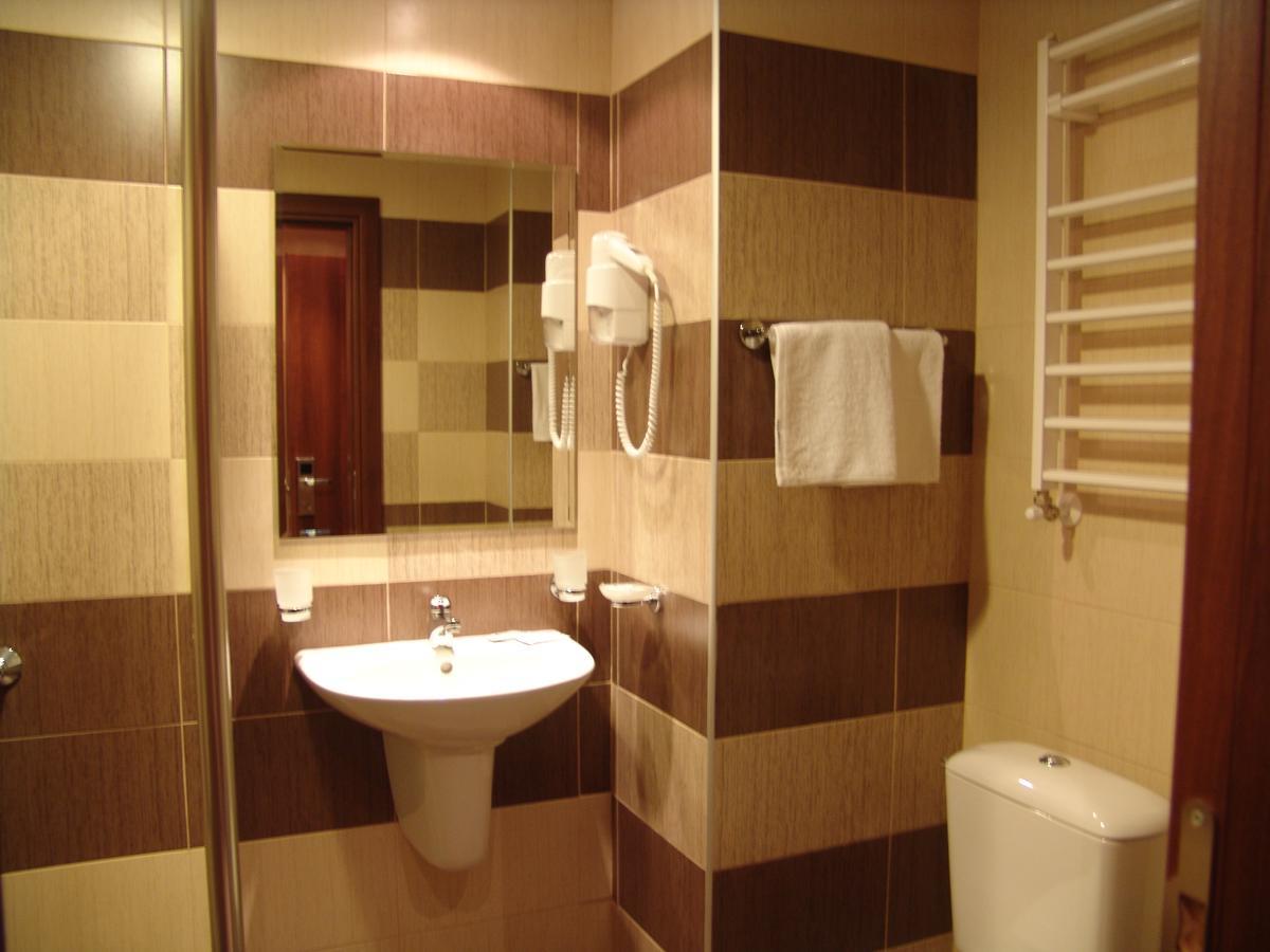 Hotel โลเวช ภายนอก รูปภาพ