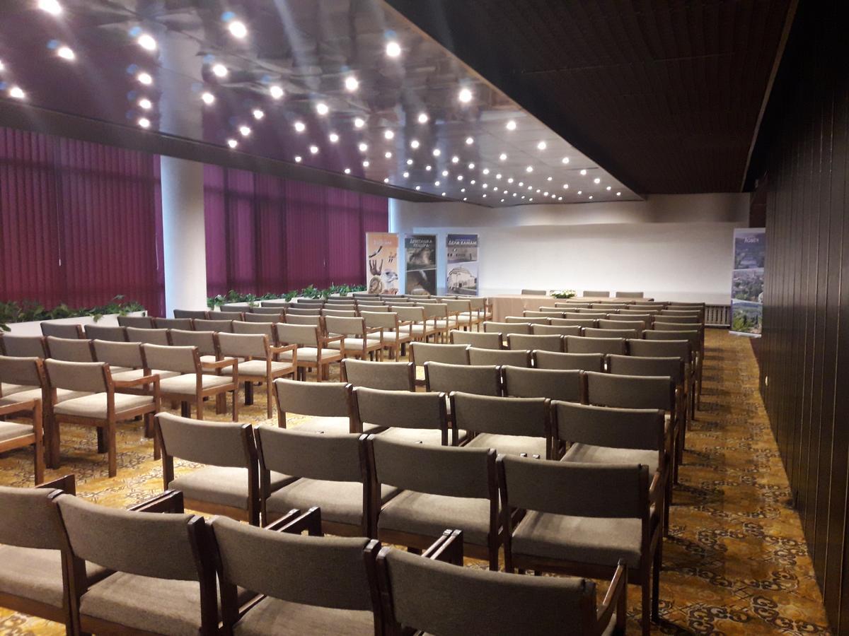 Hotel โลเวช ภายนอก รูปภาพ